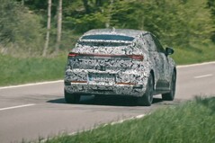 Après les premières esquisses, la nouvelle Audi A2 e-tron apparaît désormais dans la réalité sous une feuille de camouflage lors d'essais sur glace et sur neige dans le nord de la Suède et dans la soufflerie.