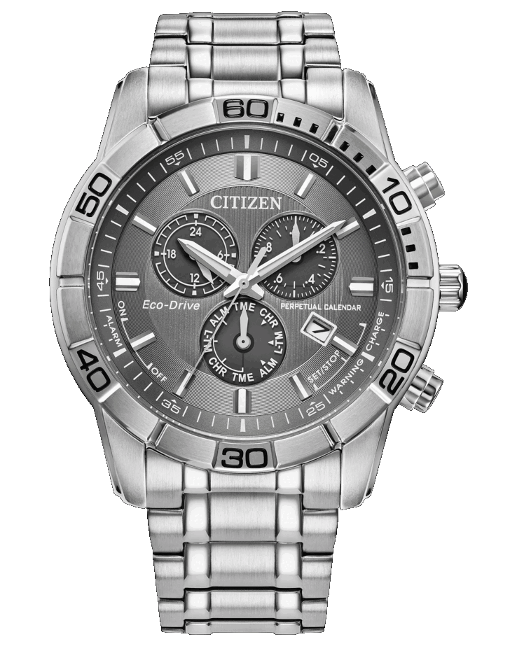 Chronographe Citizen Classic Eco-Drive doté d'un cadran gris, d'un boîtier en acier inoxydable brossé de 44 mm, d'une lunette fixe graduée en 60 minutes et de trois sous-cadrans.