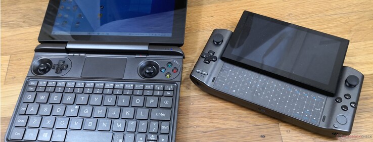 A gauche : GPD Win Max, A droite : GPD Win 3 A gauche : GPD Win Max, A droite : GPD Win 3