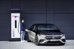 Mercedes-Benz a annoncé un nouveau système tarifaire simplifié pour son programme Mercedes me Charge. (Image source : Mercedes-Benz)