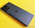 Motorola n'a sorti qu'un seul smartphone équipé du Snapdragon 8 Gen 2 jusqu'à présent, mais sous trois noms. Photo du Edge 40 Pro. (Source de l'image : Notebookcheck)