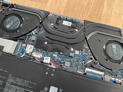 Système de refroidissement avec deux ventilateurs