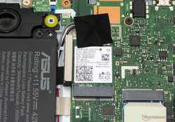 Carte Intel Wi-Fi AX201 amovible dans l'Asus VivoBook Flip 14 TP470EZ.