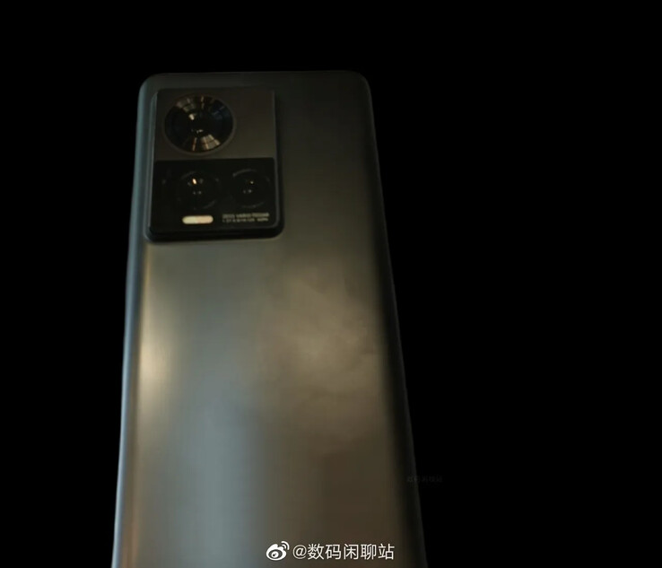 Est-ce le Vivo NEX 5 ? Peut-être, peut-être pas. (Source : Weibo via SparrowsNews)