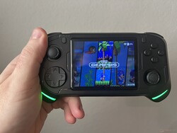 L'Abxylute E1 tient bien dans la main. (Source de l'image : propre)