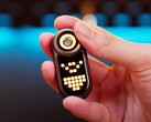 LoopDot combine une lampe de poche avec un écran à matrice de points. (Source de l'image : LoopGear)