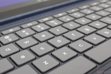 La base plate du clavier ne peut pas être inclinée, contrairement au clavier de la Surface Pro ou au clavier du HP Chromebook x2 11