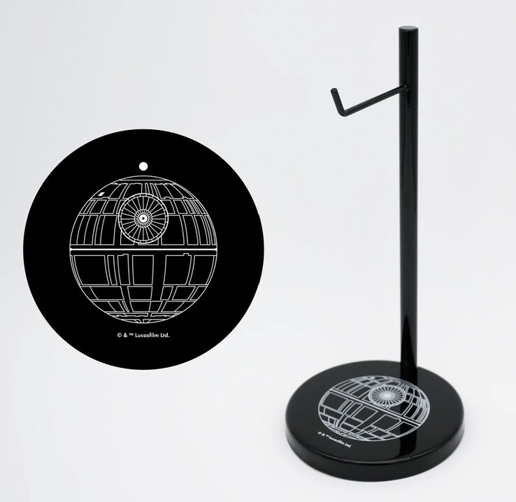 Un support de casque à l'effigie de Star Wars est inclus pour mettre en valeur le casque nwm ONE en édition limitée. (Source de l'image : NTT Sonority)