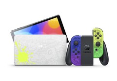 Nintendo a donné à la Switch OLED un look d&#039;édition spéciale avec des accessoires thématiques. (Image source : Nintendo)