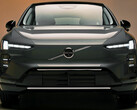 Les livraisons de la nouvelle Volvo EX60 ont commencé en Europe. Ce SUV électrique offre une autonomie pouvant atteindre 810 kilomètres.