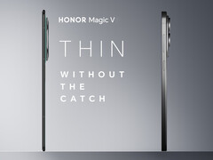 Honor a déjà laissé entendre que le Magic V5 serait plus fin que le Magic V3, illustré à gauche. (Source de l'image : Honor - édité)