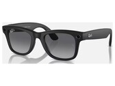 Modèle Ray-Ban Meta Gen 2 noir, vu de face sur fond blanc, avec la caméra et la LED de capture situées dans les coins avant