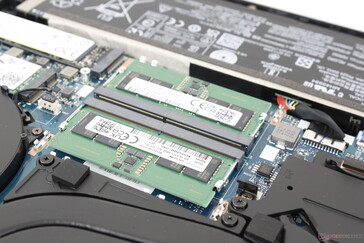 2 slots SODIMM accessibles