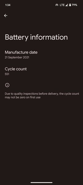 La page d'informations sur la batterie nouvellement ajoutée sur les téléphones Pixel indique le nombre de cycles de charge