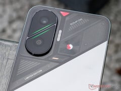 Le Poco F7 devrait être comparativement abordable pour un smartphone doté d&#039;un chipset Snapdragon 8s Gen 4 et de 12 Go de mémoire vive. (Source de l&#039;image : Notebookcheck)