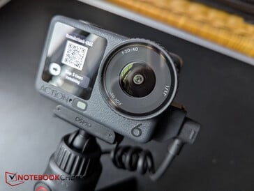 Plus d'élastique autour de la lentille