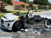La Jaguar I-Pace, blanche à l'origine, était à peine reconnaissable après l'incendie (Image : Gonzalo Salazar)
