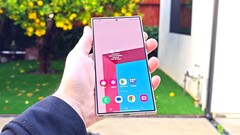 La chute d'un Samsung Galaxy S24 Ultra doté d'un verre Gorilla Glass Armor endommage encore l'écran. (Photo : PBKReviews)