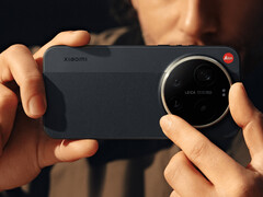 Le Xiaomi 17 Ultra special Leica Edition est proposé à partir de 1 138 dollars en Chine. Photo : la bague de zoom en action. (Source de l'image : Xiaomi)