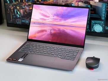 ...l'IdeaPad Pro 5 14 est équipé du nouvel écran OLED. (Source de l'image : Notebookcheck)