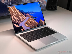 Applela génération actuelle de MacBook Pro de Microsoft devrait durer quelques mois de plus que prévu, M4 MacBook Pro 14 en photo. (Source de l'image : Notebookcheck)