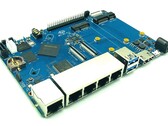 Le Banana Pi BPI-R2 Pro est doté de cinq ports RJ45 avec un support 4G/5G en option. (Image source : BPI)