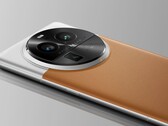 Le Find X6 Pro embarque un nombre impressionnant d'appareils photo dans son énorme boîtier. (Source de l'image : Oppo)