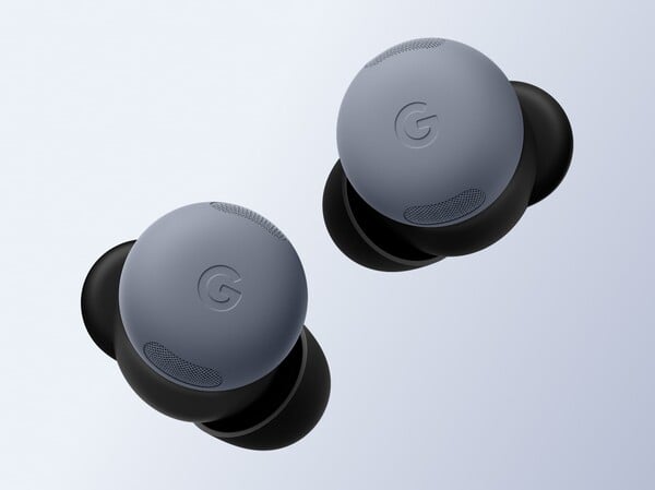 Les Pixel Buds Pro 2 en Moonstone avec un filet coupe-vent assorti. (Source de l'image : Google)