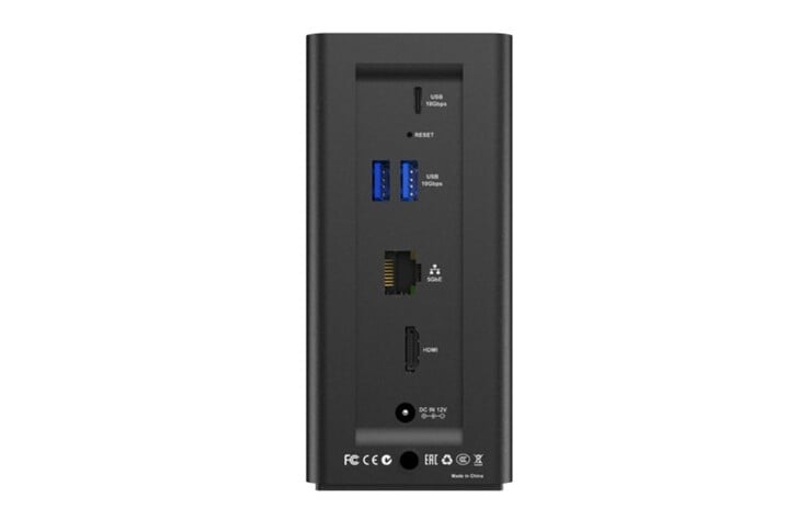 Des ports HDMI et USB sont disponibles. (Source de l'image : TerraMaster)
