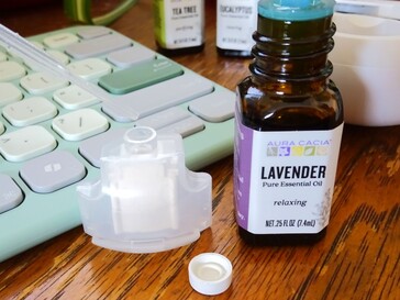 Ajoutez moins de gouttes d'huiles aromatiques pour réduire l'intensité du parfum. (Source de l'image : Notebookcheck)