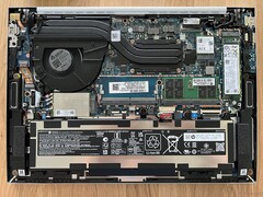 Structure interne (sans les couvercles pour la RAM et le SSD)