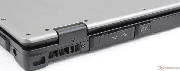 A l'arrière : HDMI, 2 USB 3.0, RJ-45, verrou de sécurité Kensington.