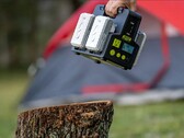 Vous pouvez charger simultanément six appareils grâce à la station d'alimentation portable Sun Joe de 300 W. (Image source : Sun Joe)