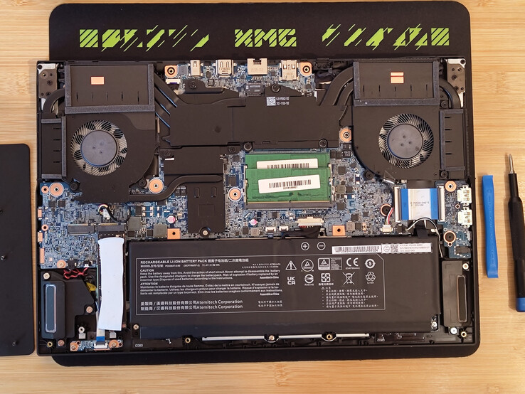 Le XMG Pro 15 a ouvert