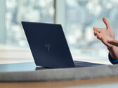 HP facture l'EliteBook Ultra G1q à 1 699,99 dollars, en dépit des nombreuses similitudes avec l'OmniBook X, bien moins cher. (Source : HP)