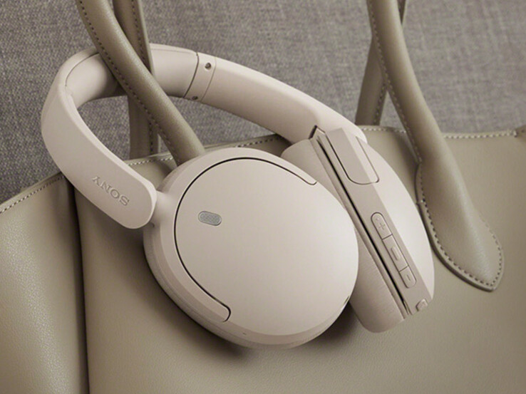 Le Sony WH-CH730N dans son coloris avoine.