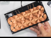 Le nouvel accessoire de Tesla vu de l'intérieur. (Source : JerryRigEverything via YouTube)
