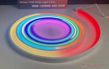 La bande lumineuse Govee COB Strip Light 2 Pro peut briller dans une grande variété de couleurs, selon vos envies...