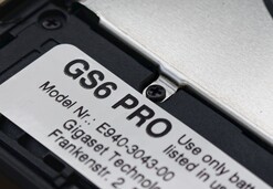 Test du Gigaset GS6 Pro : dotée d’un capot arrière et d’une batterie amovibles