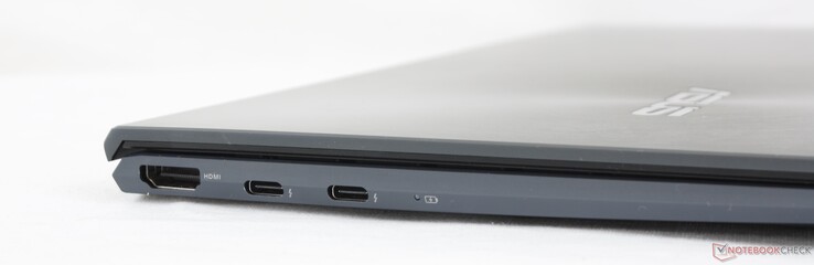 Côté gauche : HDMI, 2 USB C avec Thunderbolt 4.