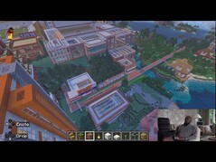 En douze ans, le projet Minecraft de Mike Tomlin s’est développé pour devenir une métropole tentaculaire remplie d’immeubles résidentiels, d’installations sportives, de magasins et d’espaces verts.