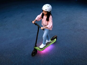Le Segway C2 Go propose un éclairage RVB à 256 couleurs.