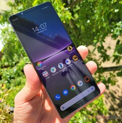 Le Xperia 1 IV est un smartphone exceptionnel apparemment freiné par le Snapdragon 8 Gen 1. (Image source : NotebookCheck)