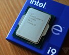 Le processeur Alder Lake Intel Core i9-12900K a établi des records impressionnants dans les benchmarks après avoir été surcloqué à 6,8 GHz (Image : Tom Warren/The Verge)