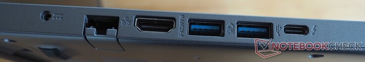 À gauche : port de charge, Ethernet RJ45, HDMI 2.1, 2x USB-A 3.0, Thunderbolt 4