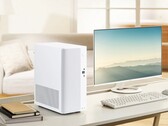 La mini-tour Asus V500 est disponible en blanc ou en noir, avec des finitions en bois.