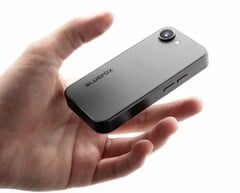 Le Bluefox NX1, extrêmement compact, est doté d&#039;un écran d&#039;à peine 4 pouces de diagonale. (Source de l&#039;image : Bluefox)