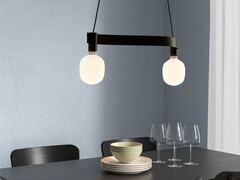 La lampe suspendue IKEA ACKJA / TRÅDFRI peut être contrôlée via une application. (Source de l'image : IKEA)