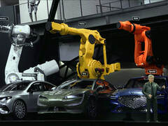 Le PDG de Nvidia présente les clients de sa plateforme robotaxi lors de la keynote de la GTC.