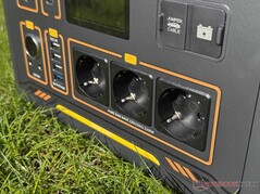 Trois prises de courant 230 V